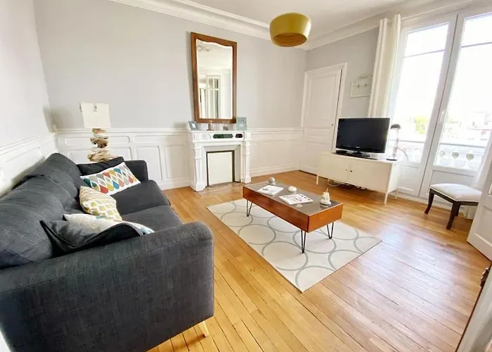 Appt. T3 Type Haussmannien Vue Sur Port Appartement *