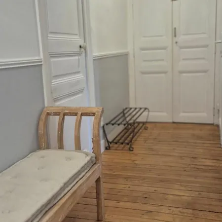 Appt. T3 Type Haussmannien Vue Sur Port Appartement